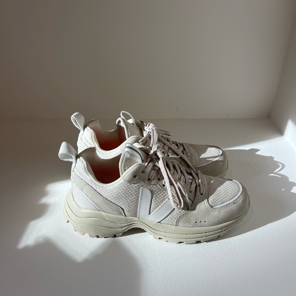 VEJA Venturi Sneakers